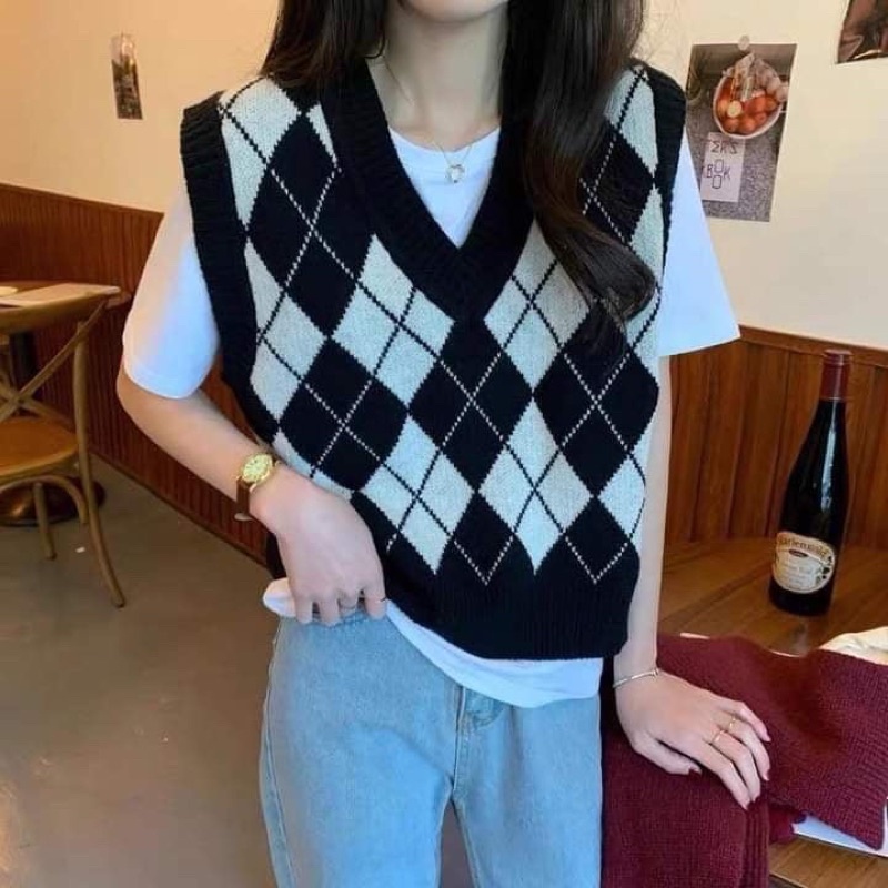 Áo gile len cổ V Cherry  hình quả trám siêu hot