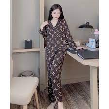💕 Rẻ vô địch💕 Bộ Pijama  tay dài quần dái LV đen, siêu mịn, không nhăn, sang chảnh