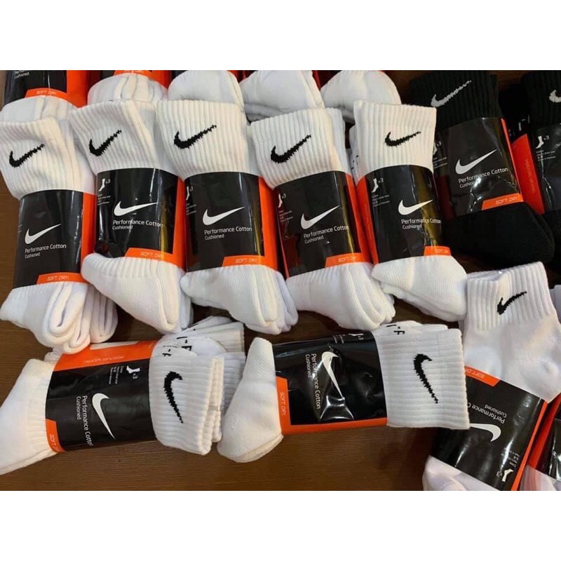 Tất Nike chính hãng