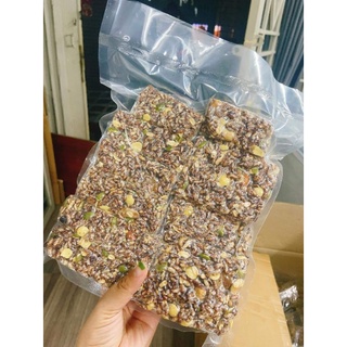 Thanh gao lứt kẹp hạt dinh dưỡng