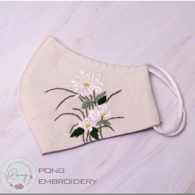 Khẩu trang thêu tay
