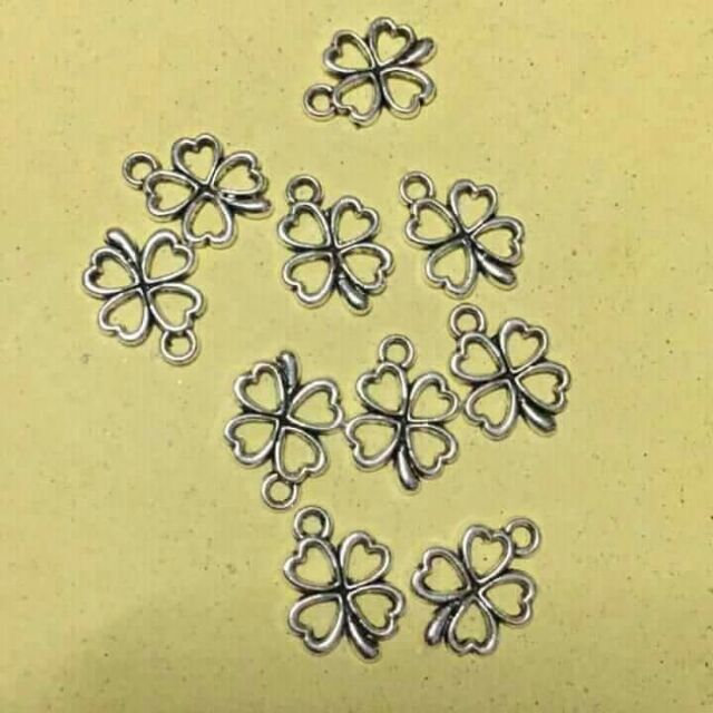 10 Mặt cỏ bốn lá