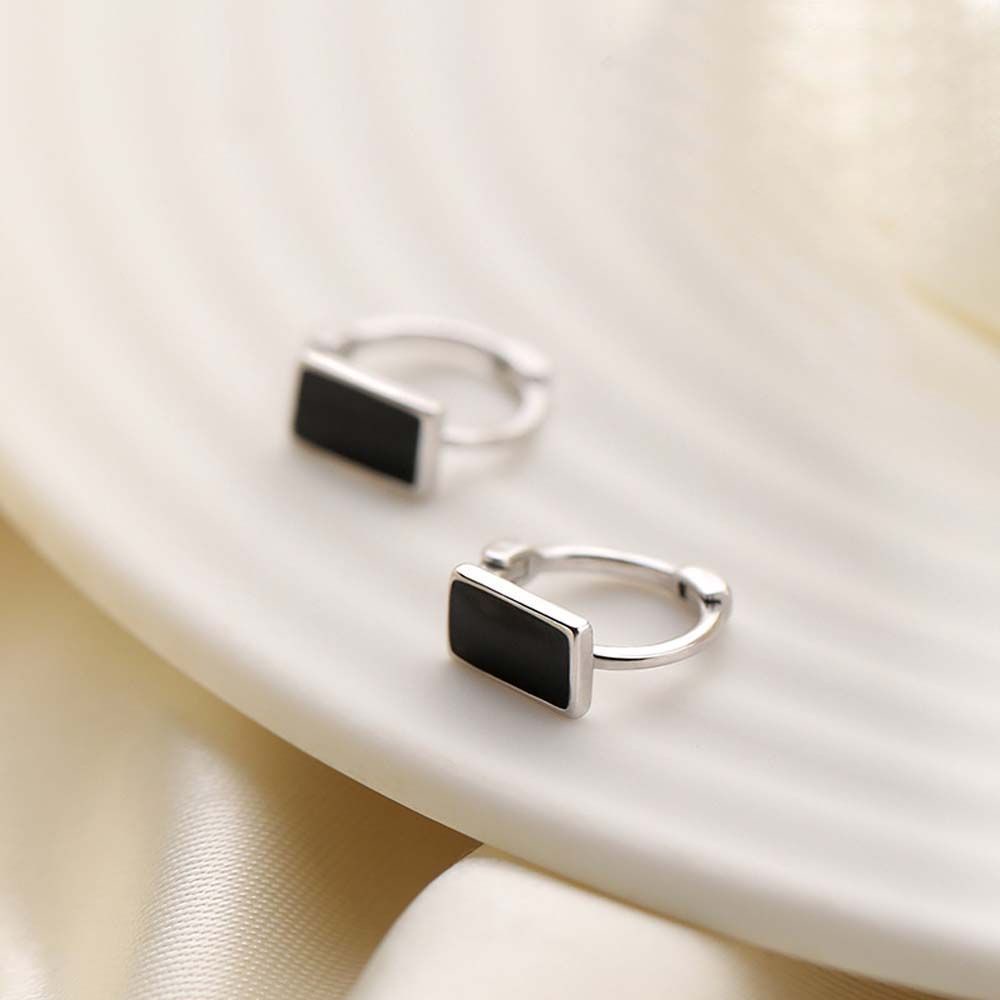 Khuyên Tai Hợp Kim Hình Vuông Màu Đen Phong Cách Hàn Quốc Cá Tính Cho Nữ