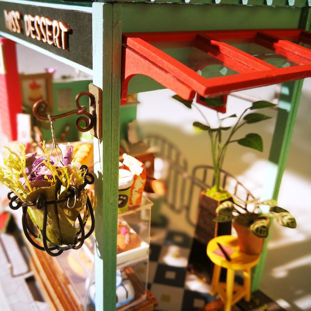 Mô hình nhà DIY Doll House Robotime Ice Cream Station DGM06 Kèm Bộ dụng cụ và Keo dán