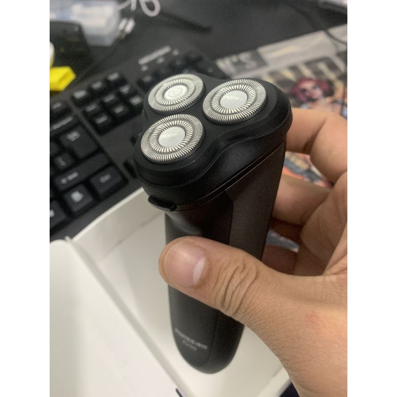 Máy cạo râu Poree PS190 - Cạo khô, pin sạc Li-ion 800mAh, thời gian sử dụng 30 phút