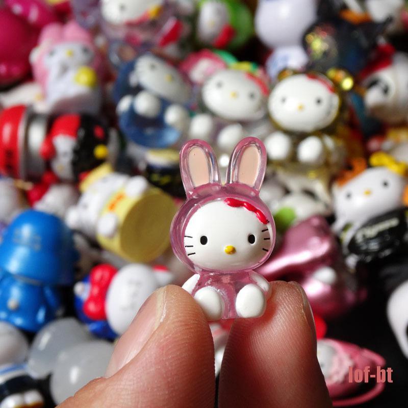 Bộ 10 Nhân Vật Hoạt Hình Kitty Trang Trí