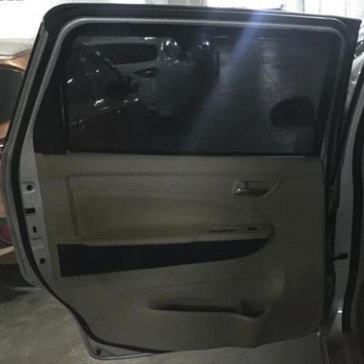 Tấm chắn nắng Suzuki Ertiga, chắn nắng theo xe hút nam châm Ertiga kèm chân gài