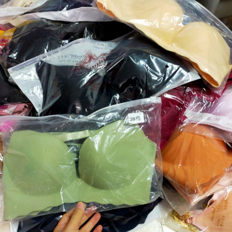 e còn 40 áo su không gọng mút mỏng size 34. sale rẻ 20k