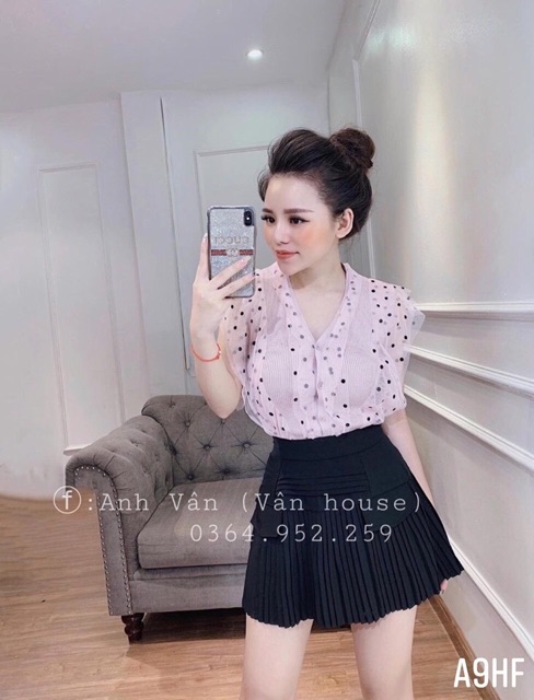 Áo chấm bi bánh bèo