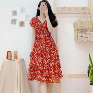 Váy hoa nhí vàng nền đỏ tà rời