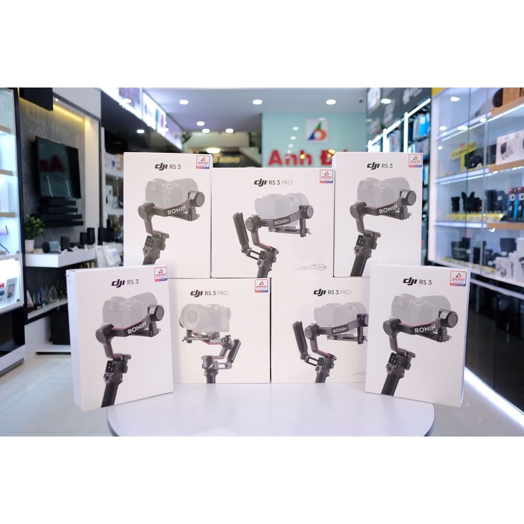 Tay Cầm Chống Rung Cho Máy Ảnh Gimbal DJI RS3/ RS3 Combo - Hàng Chính Hãng BH 12 Tháng