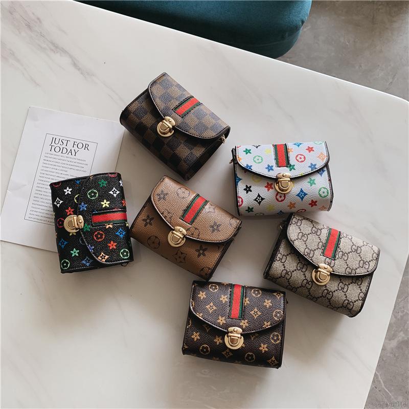 Túi đeo chéo họa tiết xinh xắn cho bé gái