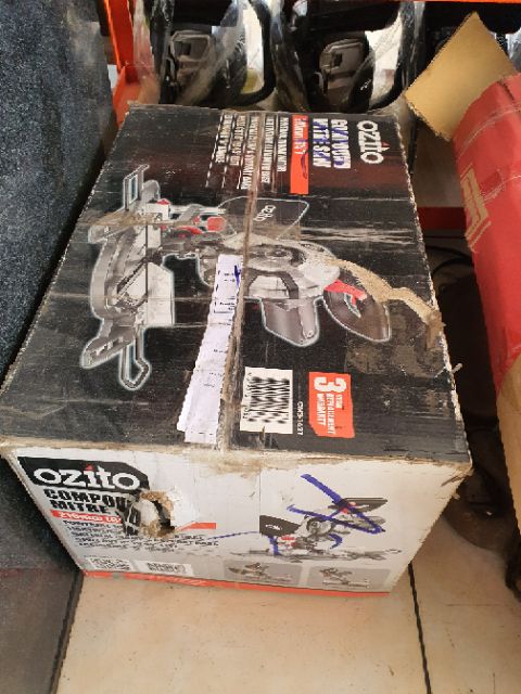 Máy cắt nhôm góc 45 độ Ozito CMS 1621