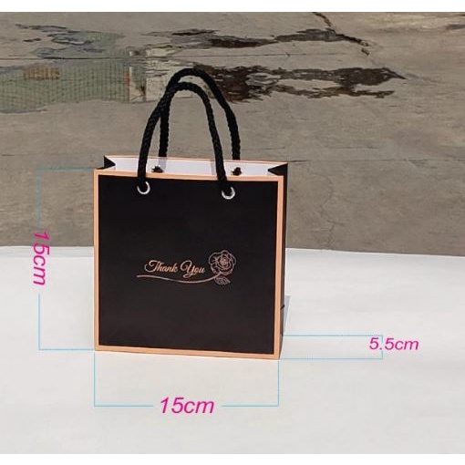 Túi giấy mẫu 14 siêu rẻ đựng mỹ phẩm phụ kiện quà tặng nước hoa son môi size 15x15x5.5 cm
