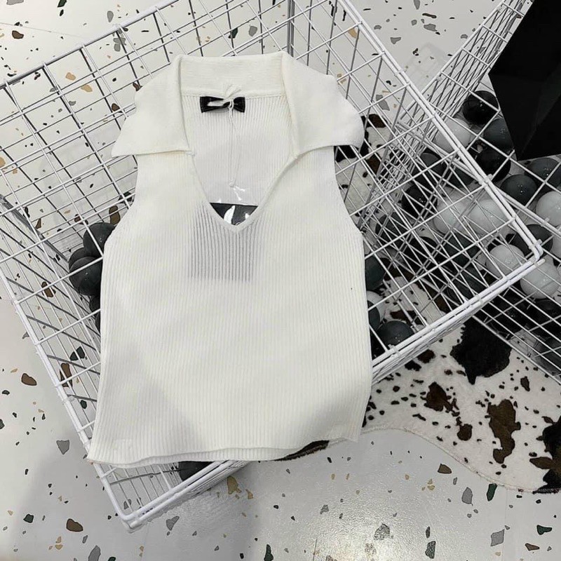 Áo len tăm cổ bẻ u sát nách