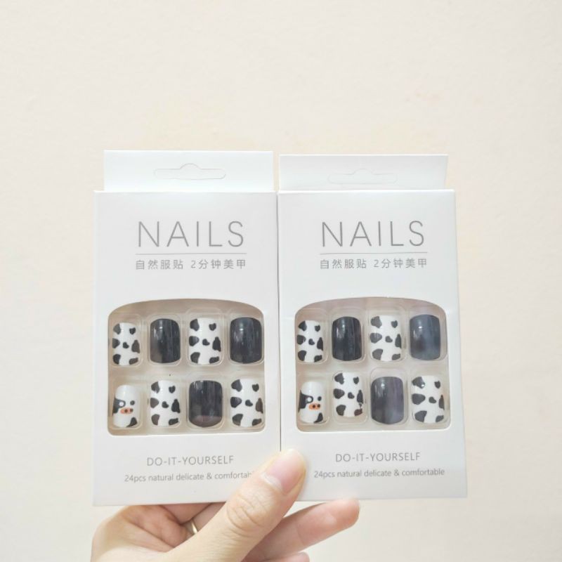 Hộp nails dán móng tay mẫu bò sữa