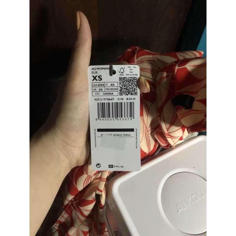 Pass jum mango mới od về bị chật,còn nguyên tem mac.mới thử vào thôi