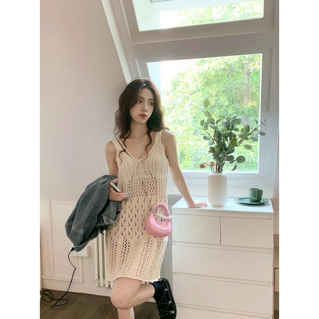 [13C] Đầm Dệt Kim Hai Dây Dáng Ngắn Xếp Chồng Lỗ Mẫu Mới Thời Trang Mùa Xuân