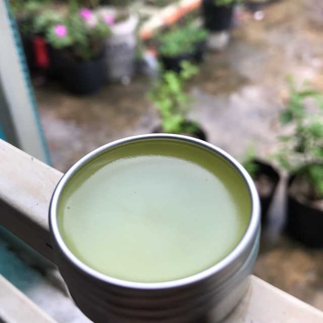 Cao xoa giảm đau bụng ngày kinh nguyệt