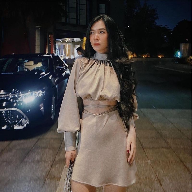 Set croptop lụa cổ cao nhún tay dài bo eo + Chân váy lụa