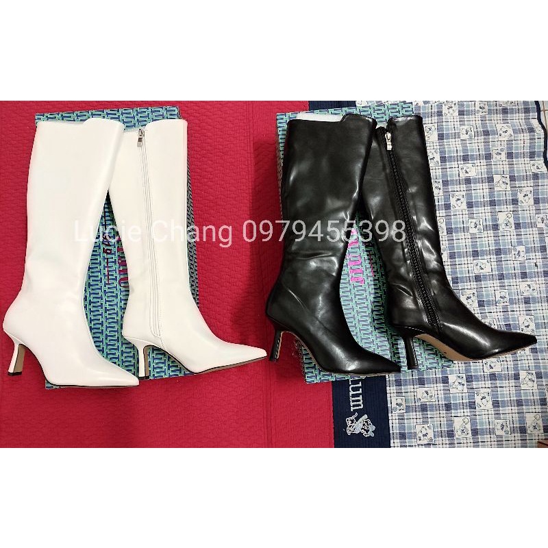 Boots gối Hàn da lì dị mũi nhọn khoá cạnh trắng đen