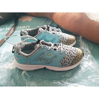Giày thể thao hàng si hãng Descente size 36 đẹp