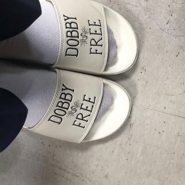 Có sẵn - Dép SPAO DOBBY IS FREE