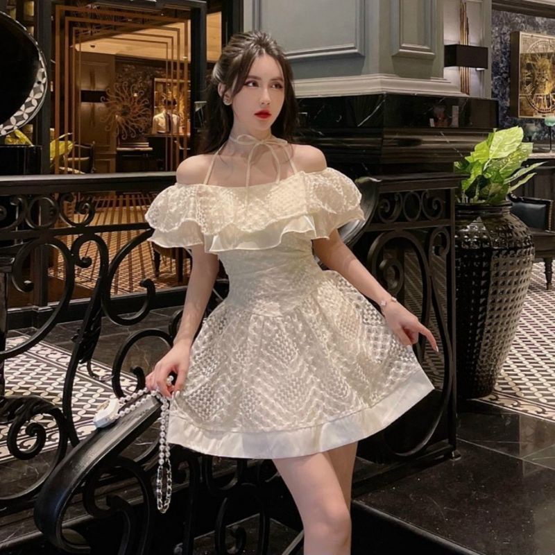 Váy trắng trễ vai bèo buộc cổ yếm | BigBuy360 - bigbuy360.vn