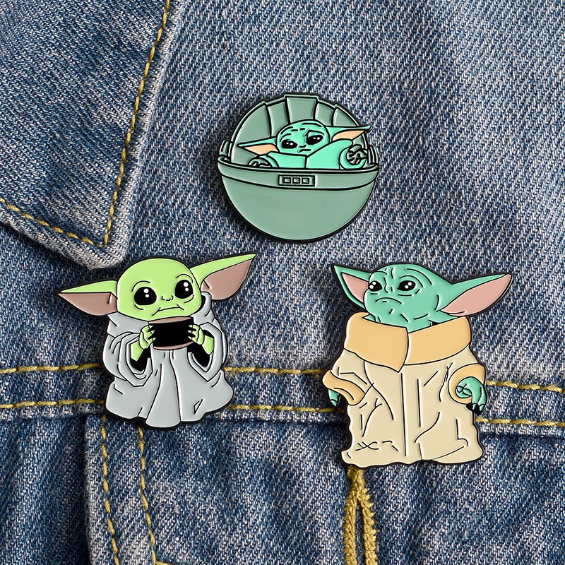 Cài áo kim loại QIHE JEWELRY hình nhân vật baby yoda trong phim star wars độc đáo