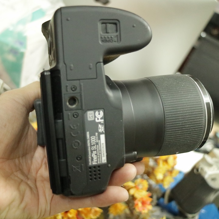 Máy ảnh Fujifilm SL1000 zoom 50x màn hình lật quay chụp tốt | BigBuy360 - bigbuy360.vn