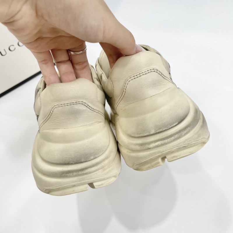 Giày thể thao Gucci hình môi size 35.5