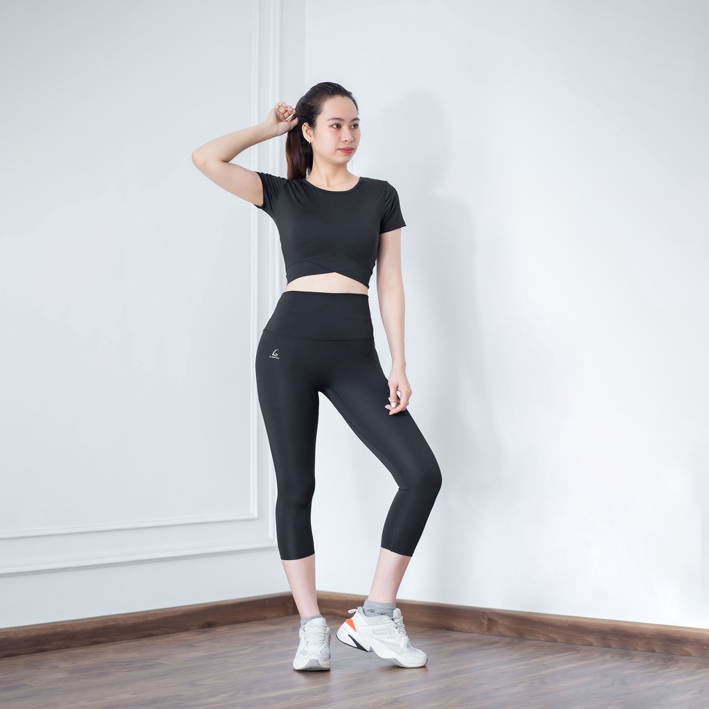 Bộ Quần Lửng tim - Áo Croptop vạt chéo Gladimax thích hợp cho môn tập yoga, gym, đạp xe hay các hoạt động thể thao