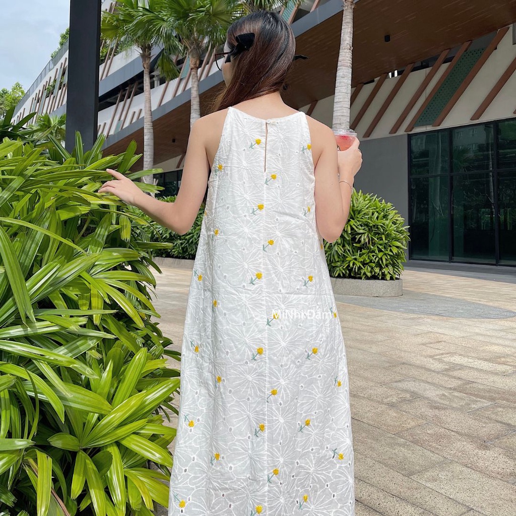 Đầm yếm dáng suông form rộng, Váy yếm 2 dây màu trắng Cao Cấp kate thêu hoa nhí, sát nách cổ tròn - MiNhi