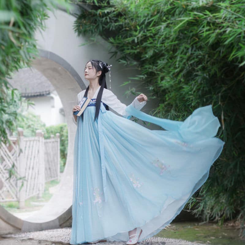 Cổ trang chiết ngực 6 mét