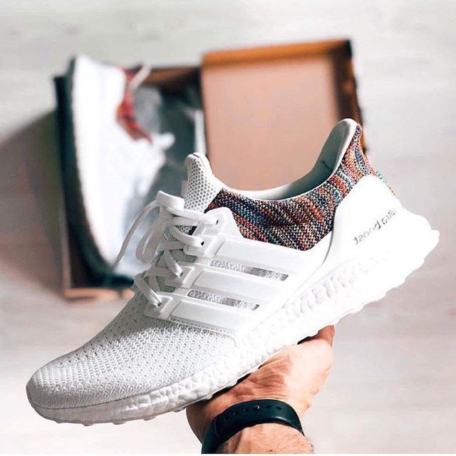 ULTRA BOOST MULTICOLOR