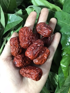 100gram táo đỏ
