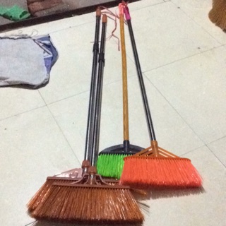 Chổi nhựa cán inox