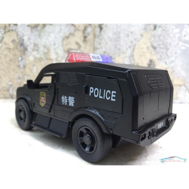 ​Mô hình xe ô tô Cảnh Sát Đặc nhiệm tỷ lệ 1:32