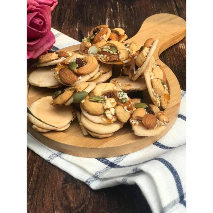 1 Kg Bánh Đồng Tiền Mix Vị: Hạt Điều, Hạnh Nhân, Nho, Mè thơm ngon