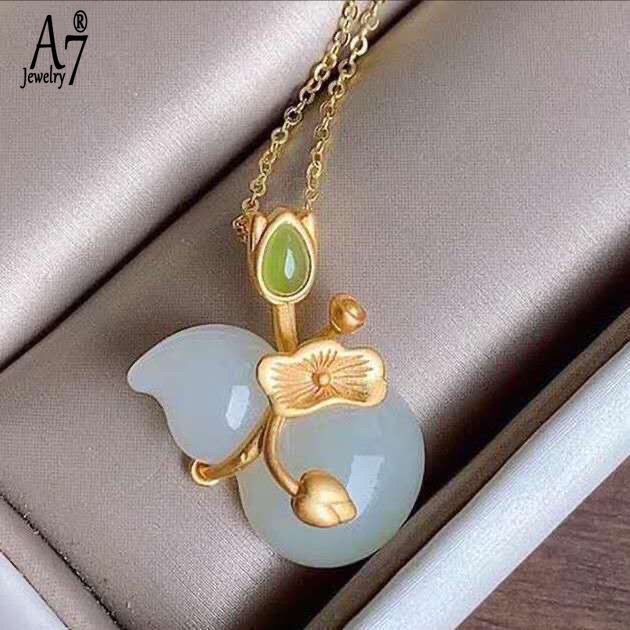 Vòng cổ Mạ Vàng 18K Mặt Hình Hoa Sen Đính Ngọc Bích Trắng Hợp Thời Trang Cho Nữ