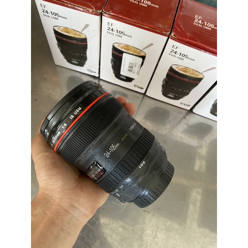 Ly nhựa uống nước độc và lạ