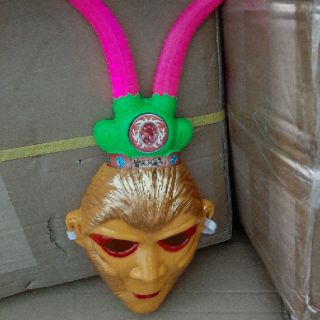 Mặt nạ tề thiên có pin