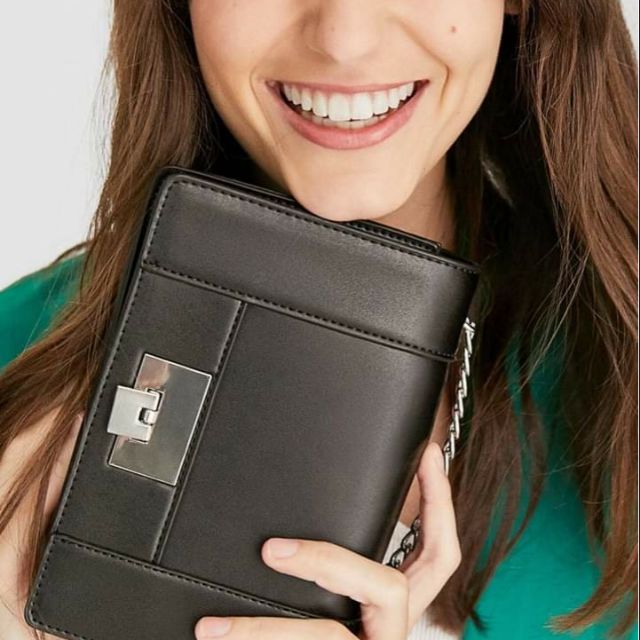 Túi Dusto mầu đen da bóng