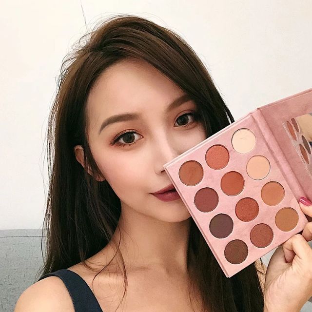 Phấn mắt Guicami 12 ô tone nude nâu