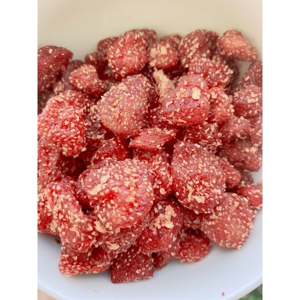 Hủ 300G Dâu tây sấy dẻo lắc muối xí muội