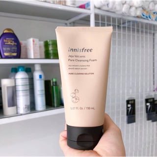 Sữa rửa mặt innisfree tro núi lửa