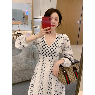 Đầm maxi dài tay cổ chữ v thêu họa tiết xinh xắn dành cho nữ