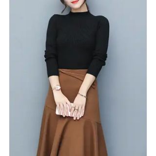 Combo ví và chân váy của chị ninh