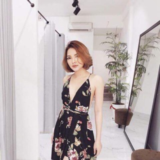 Váy maxi hoa mặc đi biển đẹp lắm nha mn