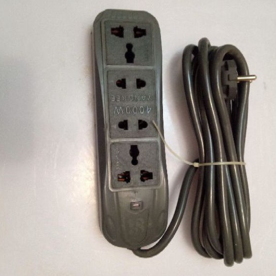Ổ cắm điện đa năng công suất lớn 1 ổ 3 chấu, 3 ổ 2 chấu dây dài 3 mét